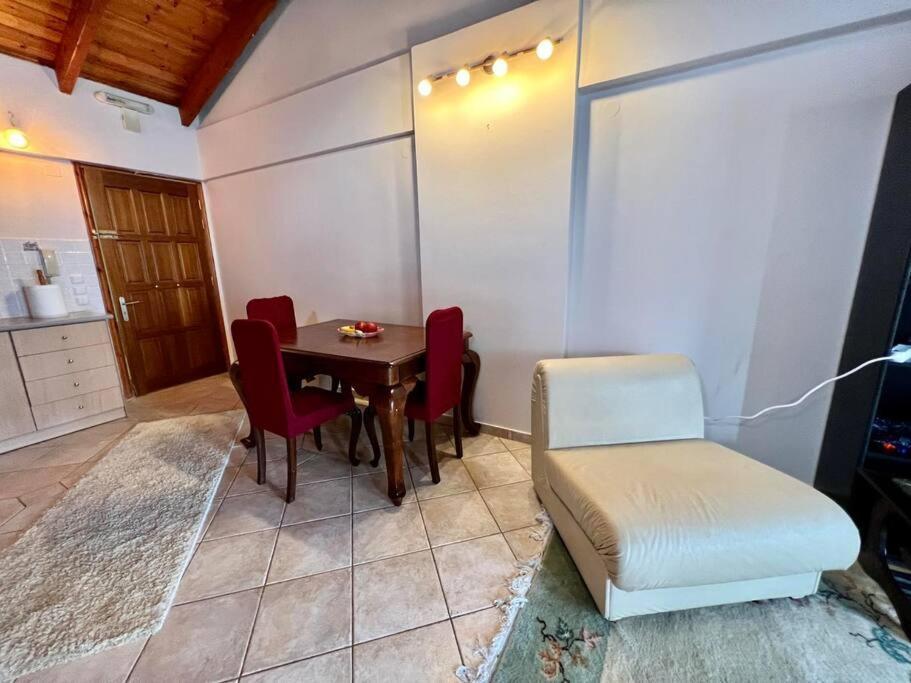 Ferienwohnung Στούντιο Κέντρου Άνω Πόλης Πάτρας Exterior foto